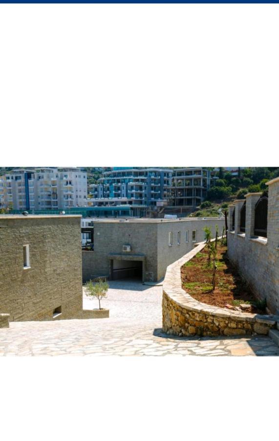 Villa Amos At Aquamarine Residence Vlore Bagian luar foto