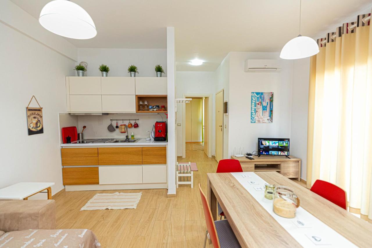 Villa Amos At Aquamarine Residence Vlore Bagian luar foto