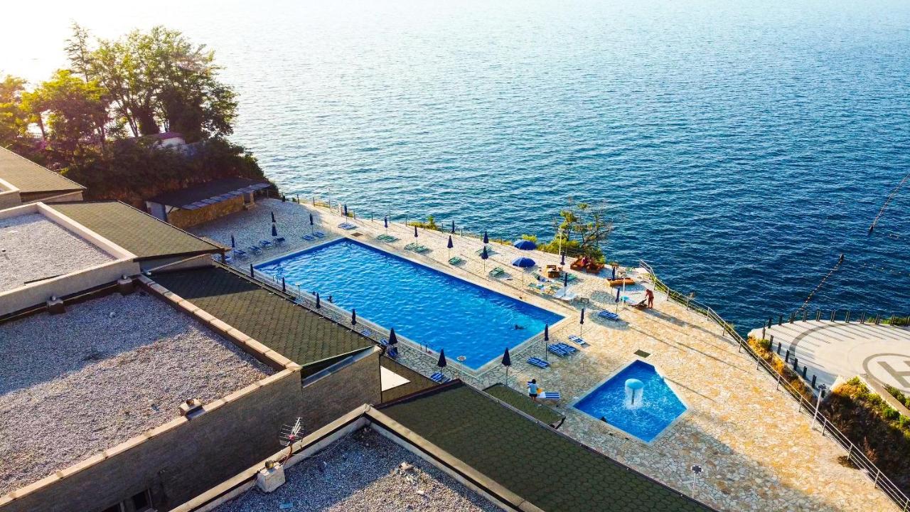 Villa Amos At Aquamarine Residence Vlore Bagian luar foto