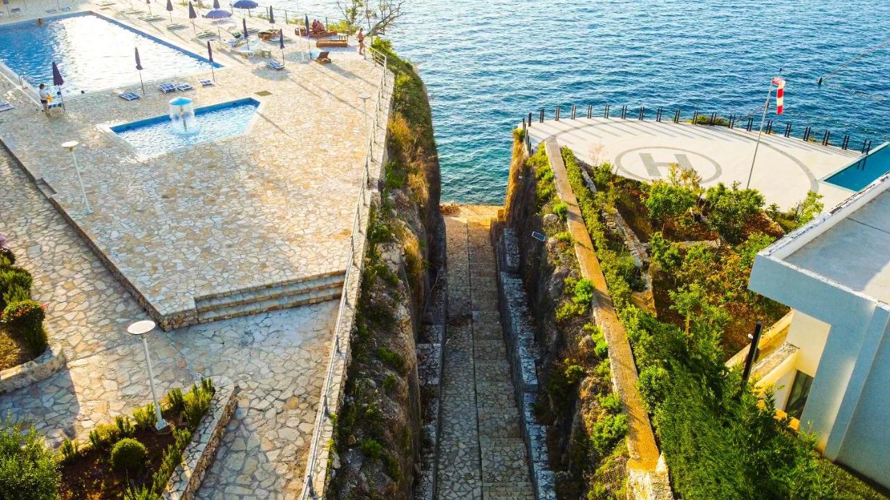 Villa Amos At Aquamarine Residence Vlore Bagian luar foto