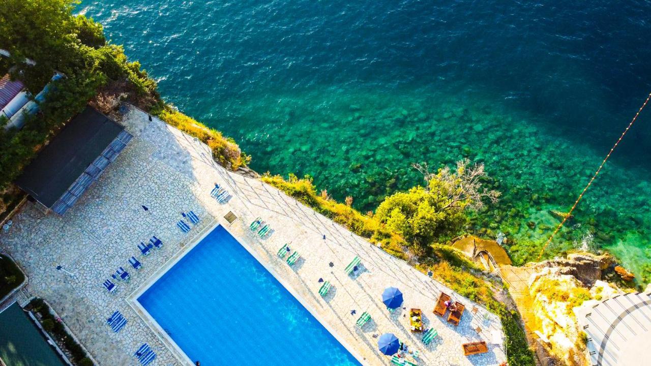 Villa Amos At Aquamarine Residence Vlore Bagian luar foto