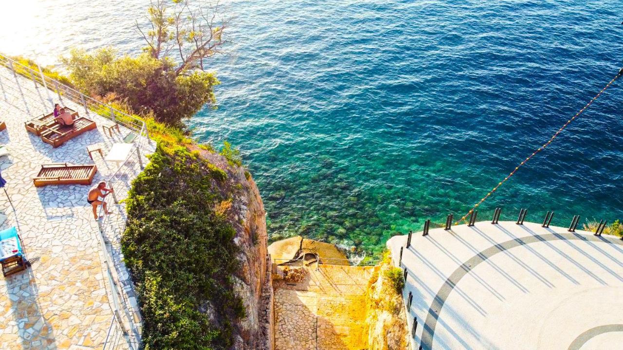 Villa Amos At Aquamarine Residence Vlore Bagian luar foto