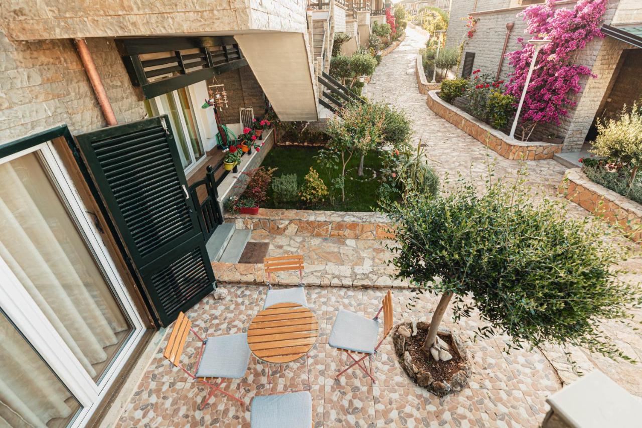 Villa Amos At Aquamarine Residence Vlore Bagian luar foto