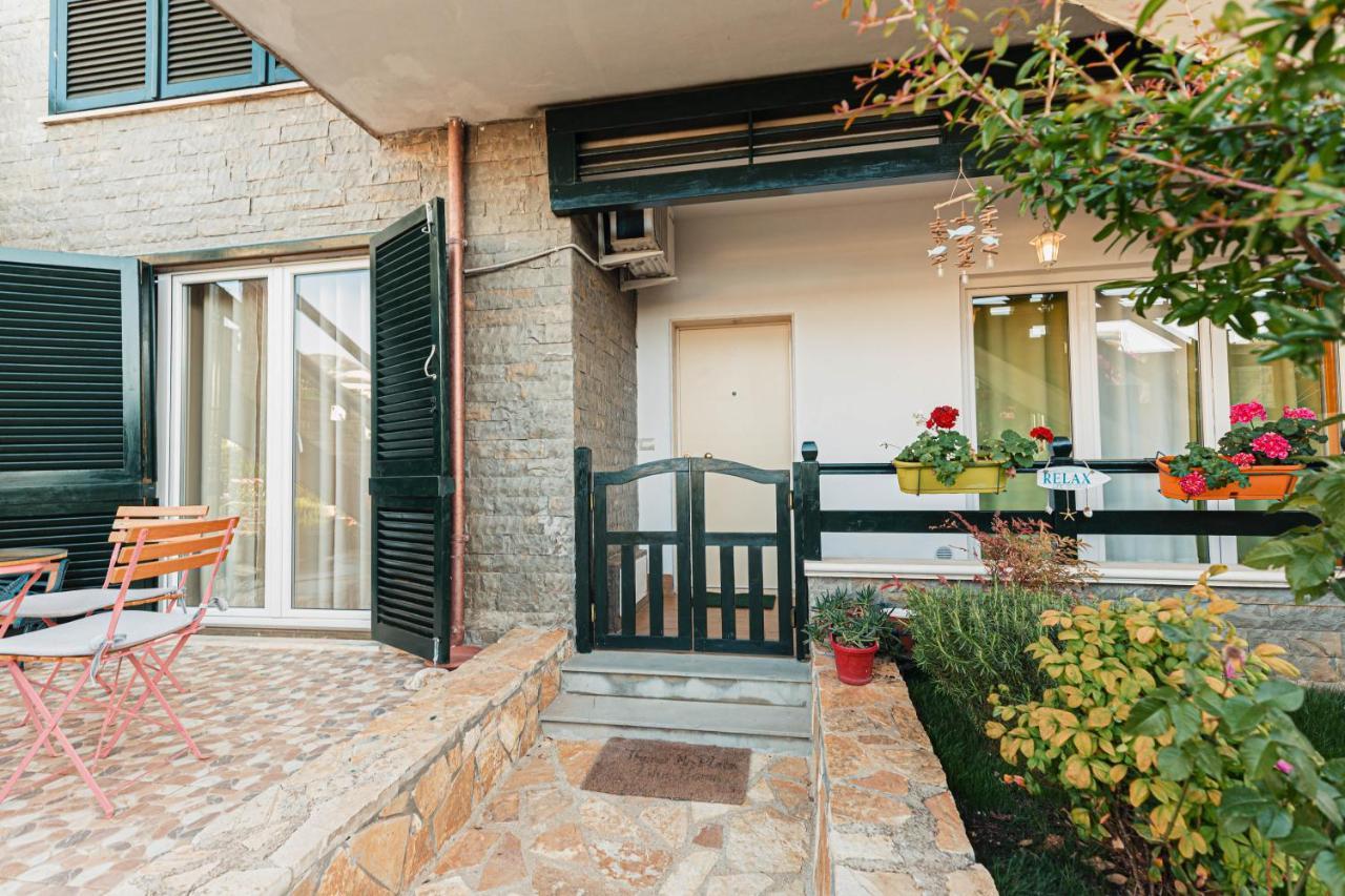Villa Amos At Aquamarine Residence Vlore Bagian luar foto