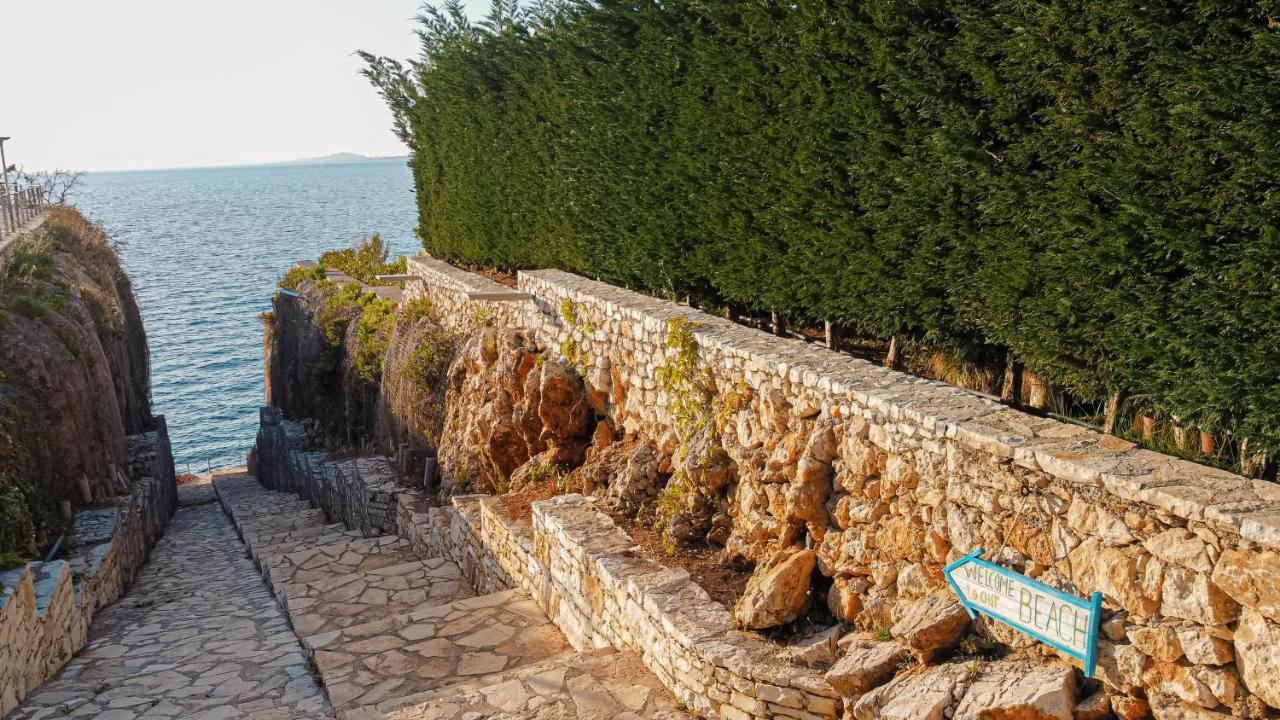 Villa Amos At Aquamarine Residence Vlore Bagian luar foto
