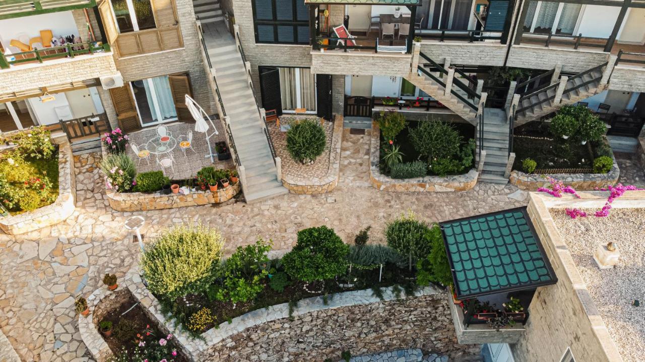 Villa Amos At Aquamarine Residence Vlore Bagian luar foto
