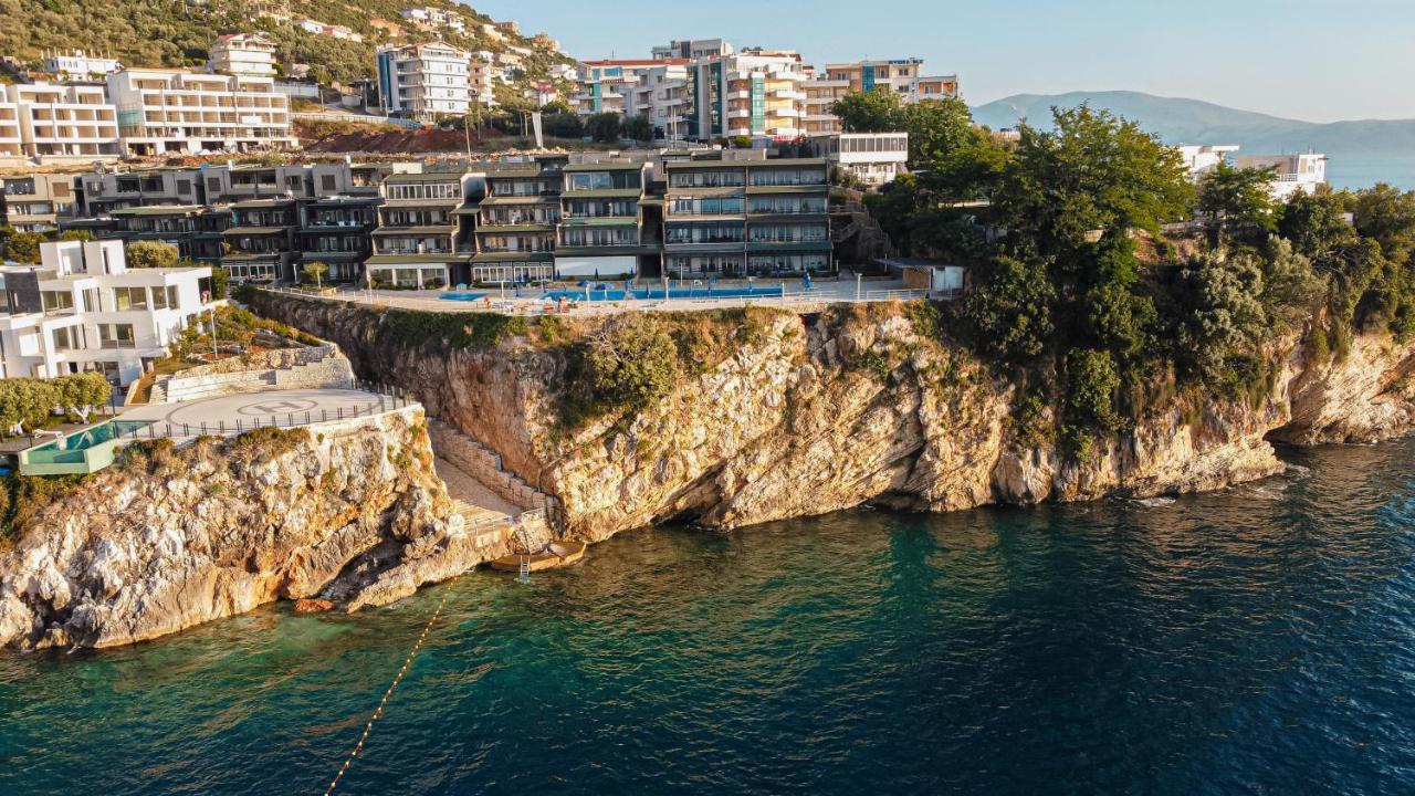 Villa Amos At Aquamarine Residence Vlore Bagian luar foto