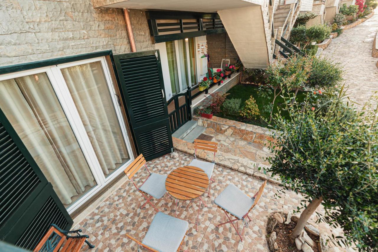 Villa Amos At Aquamarine Residence Vlore Bagian luar foto
