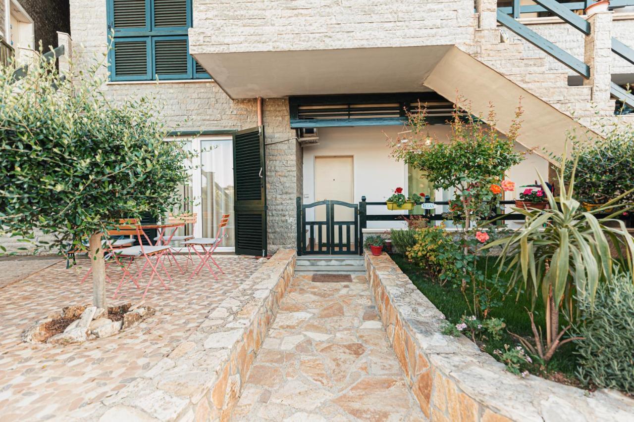 Villa Amos At Aquamarine Residence Vlore Bagian luar foto