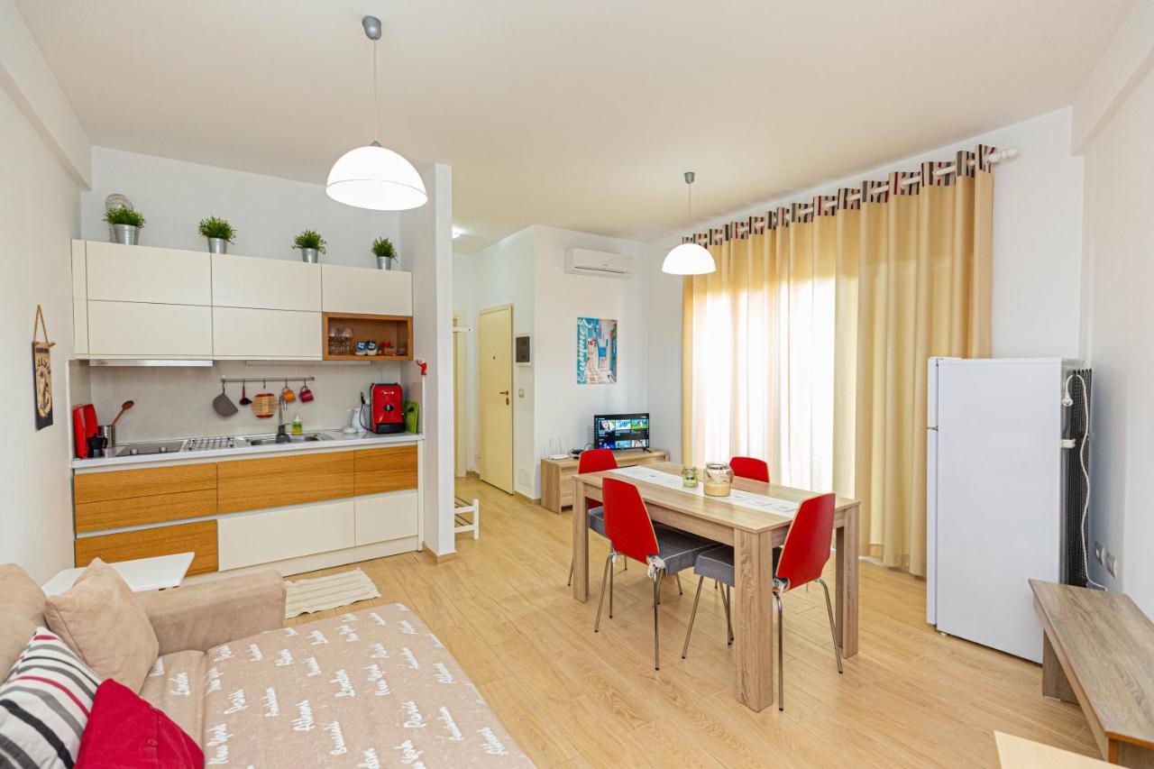 Villa Amos At Aquamarine Residence Vlore Bagian luar foto
